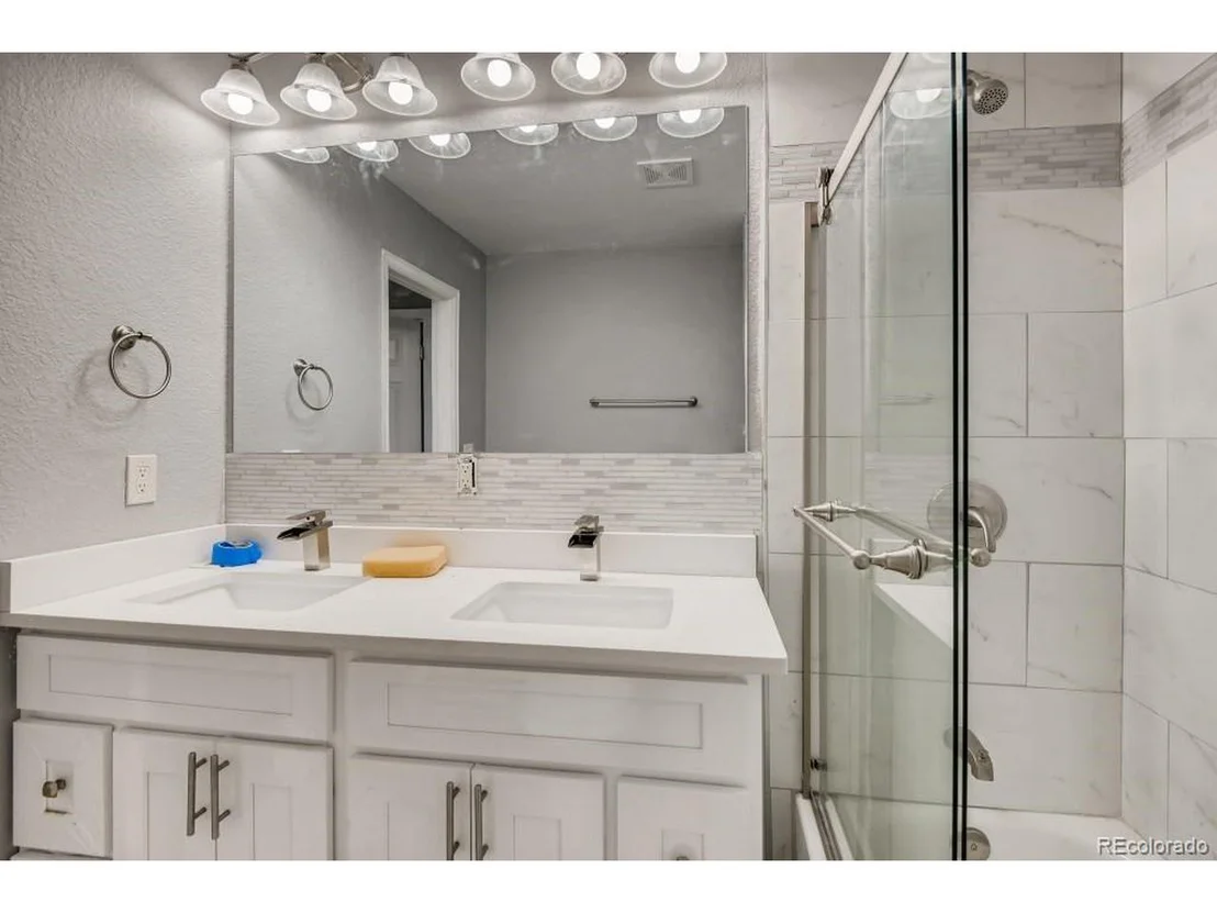 Photo of 725 Lansing St