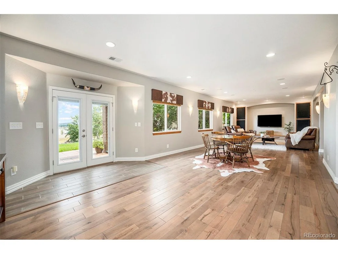 Photo of 7680 Windy Ct