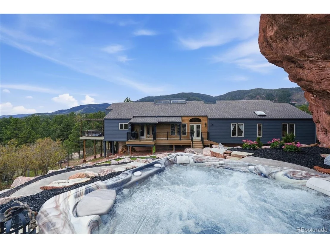 Photo of 6195 Apache Dr