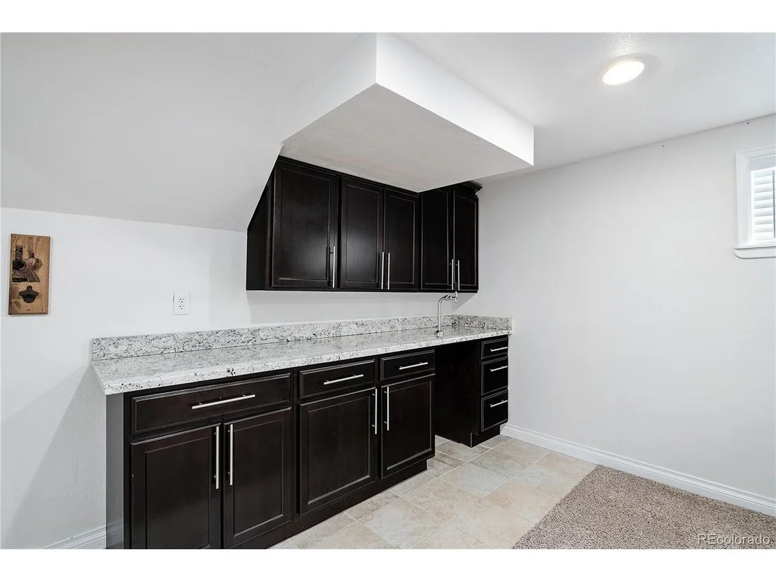 Photo of 7390 Devinney Ct