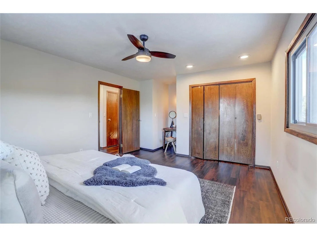 Photo of 155 Pinon Cir