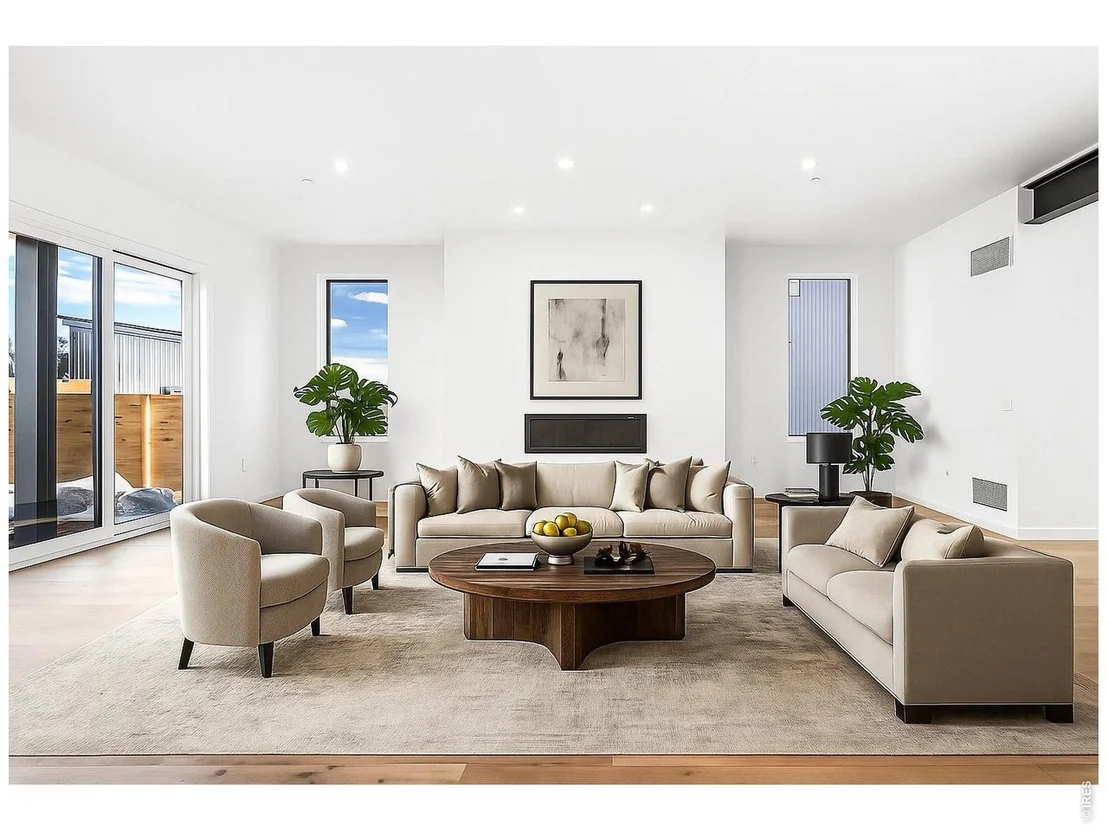 Photo of 2145 Vine Ave