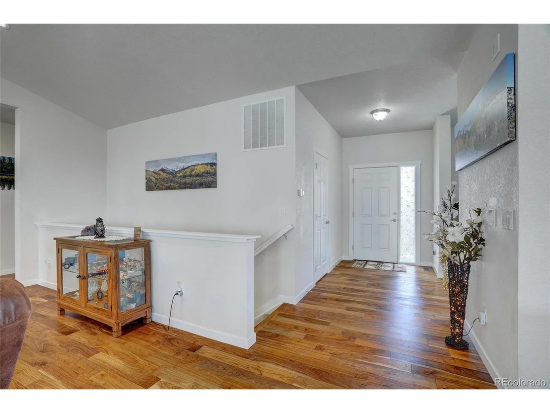 Photo of 305 Foxtail Dr