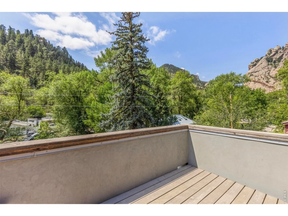 Photo of 22 Artesian Dr