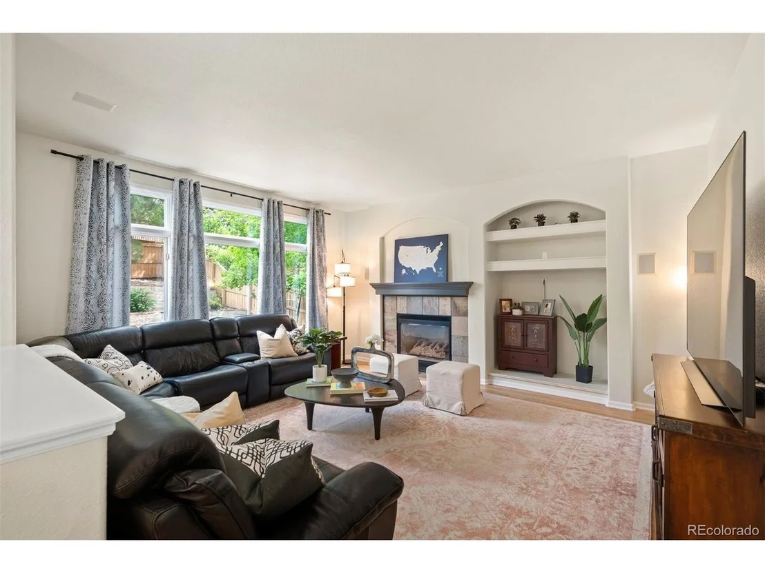 Photo of 10182 Knoll Cir