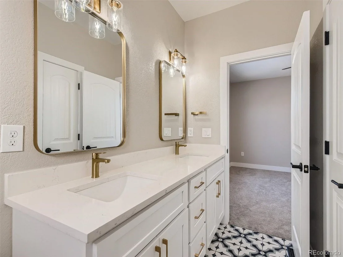 Photo of 535 Dukes Way