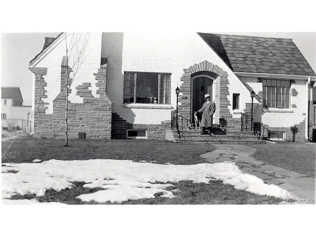 Photo of 2375 Locust St