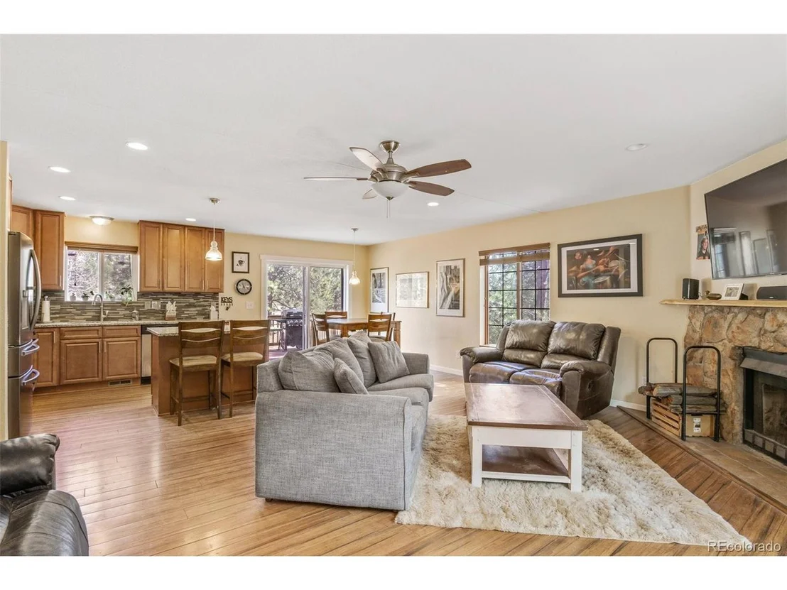 Photo of 1327 Bluebird Dr