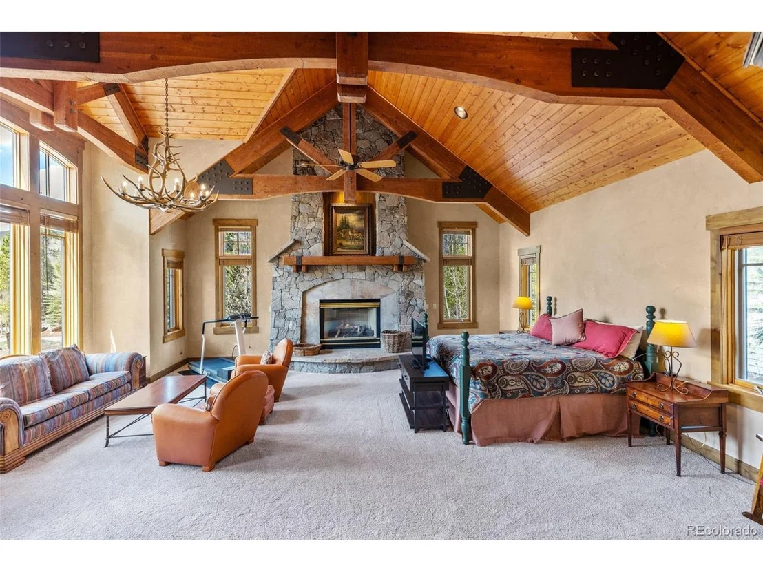 Photo of 1688 Soda Ridge Rd