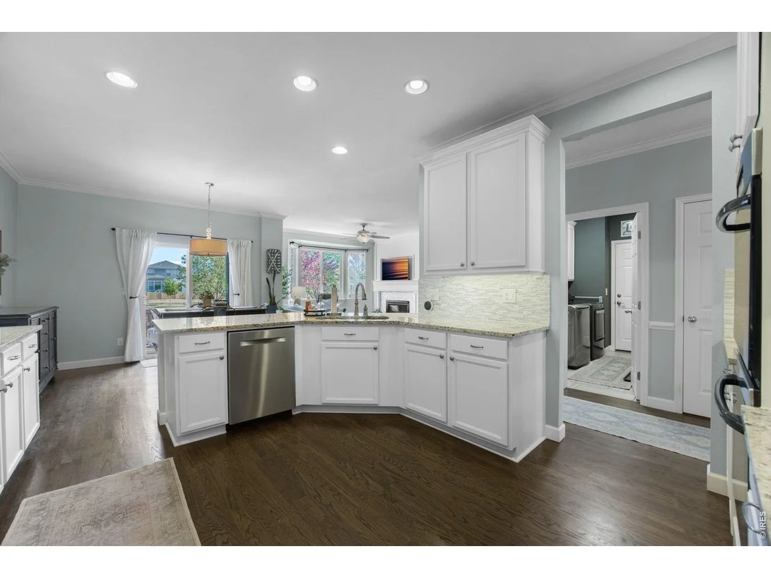Photo of 6386 Mayfair Ave