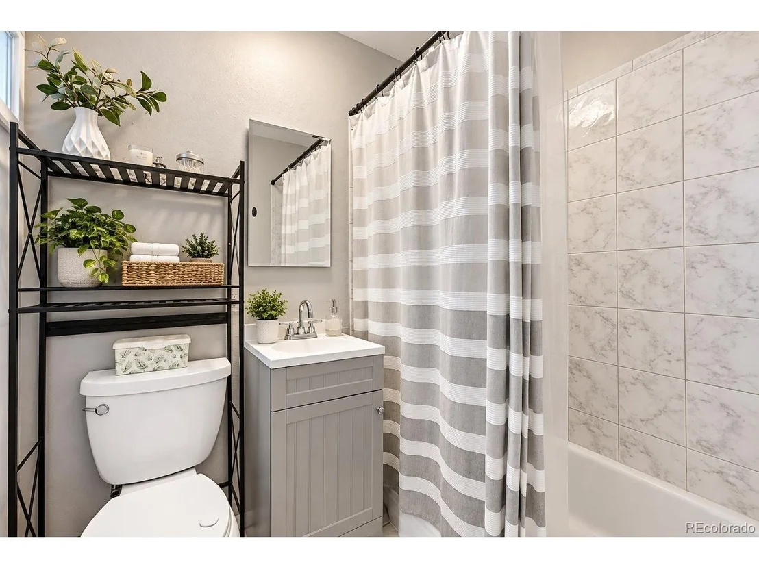 Photo of 6374 Iris Ct