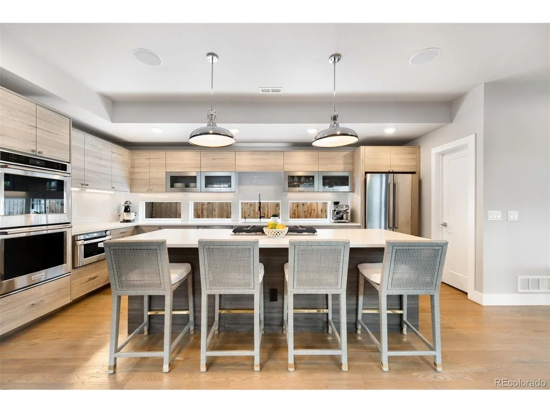 Photo of 2142 N Lowell Blvd