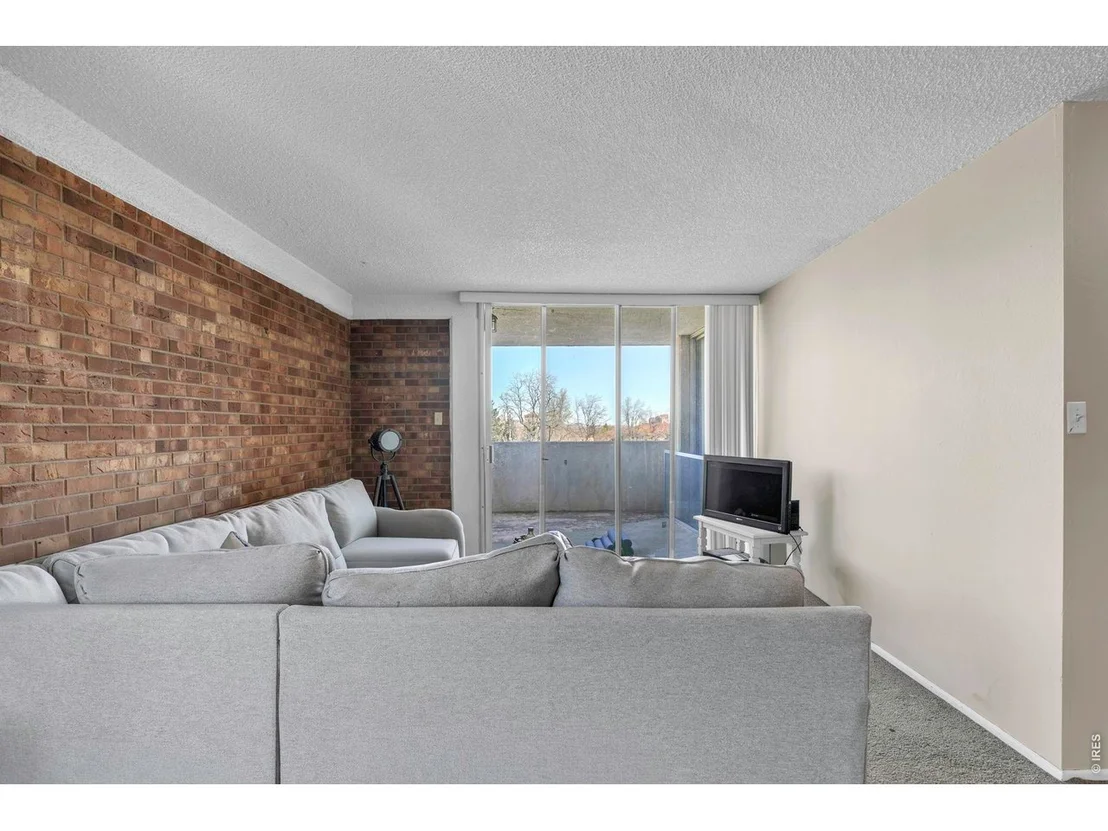 Photo of Unit 406 at 850 20th St