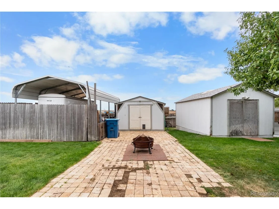 Photo of 207 Willow Dr