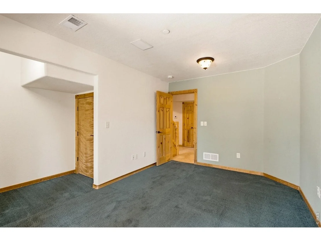 Photo of 221 Rockledge Cir