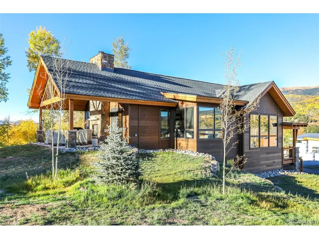 Photo of 258 Vendette Road