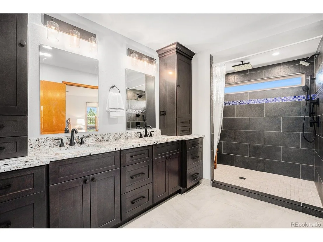 Photo of 2585 Mohawk Way
