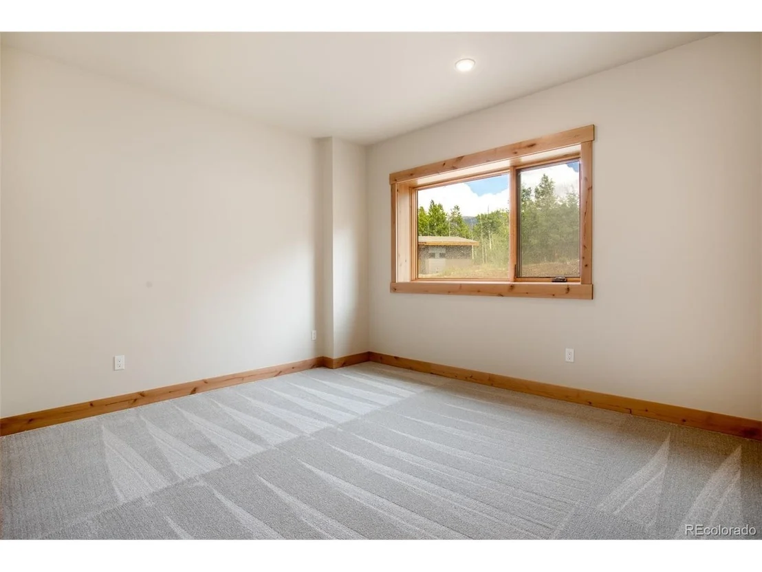 Photo of 182 Vendette Rd