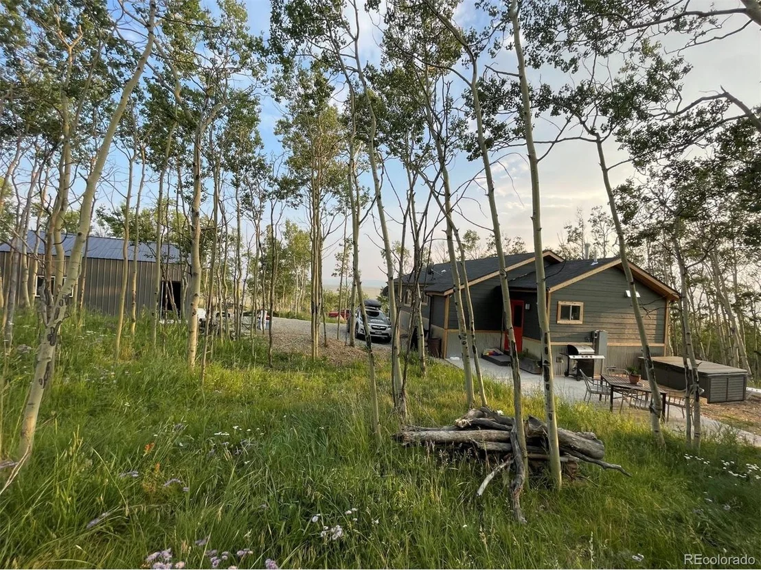 Photo of 1550 Georgia Dr
