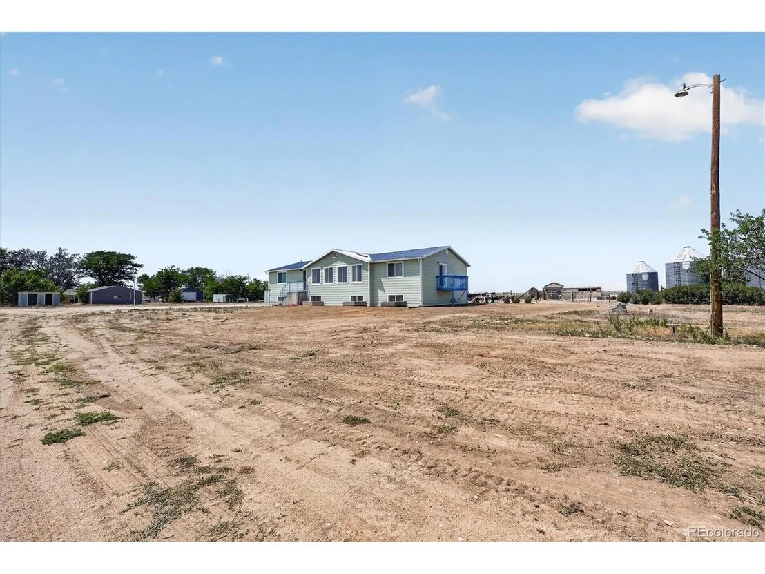 Photo of 32189 County Road 16