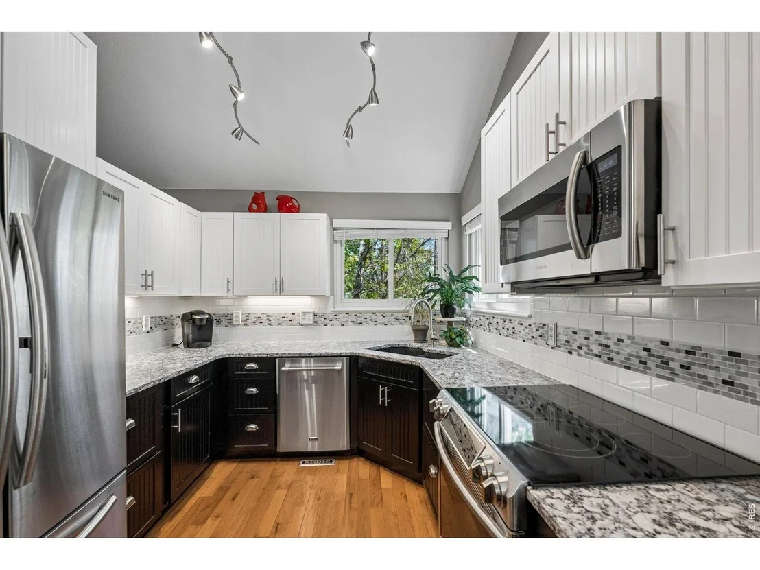 Photo of 562 Spruce Cir