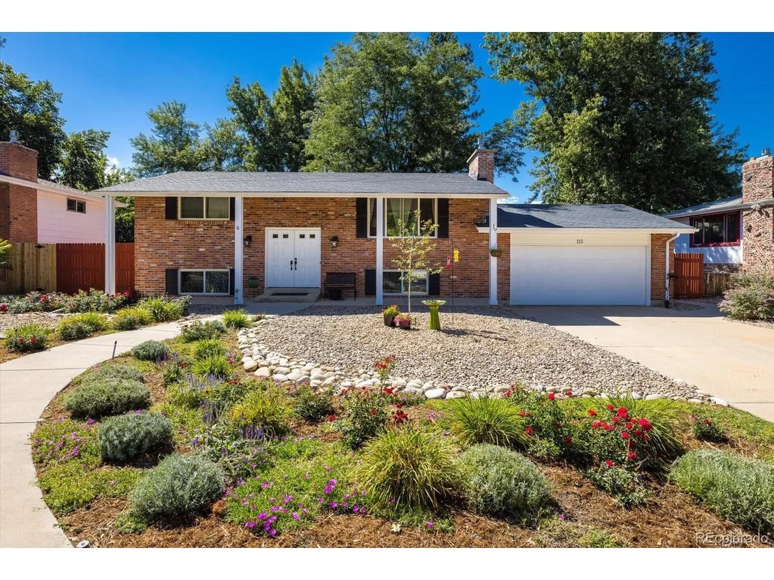 Photo of 115 Manhattan Dr