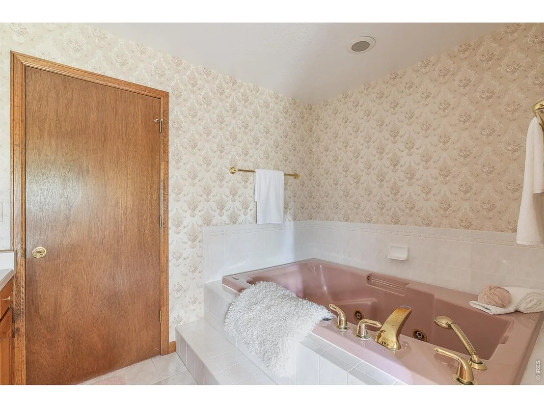 Photo of 6686 Apache Ct
