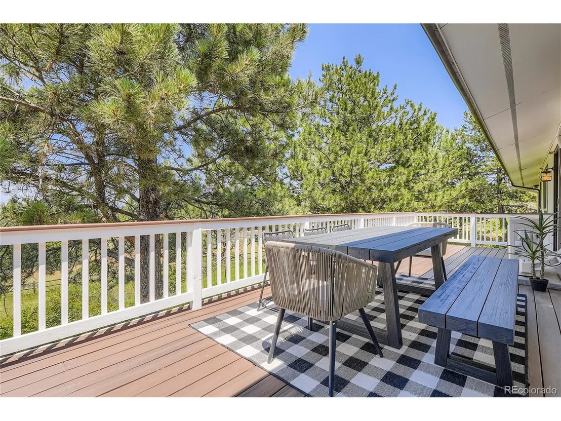 Photo of 6685 Chalet Cir