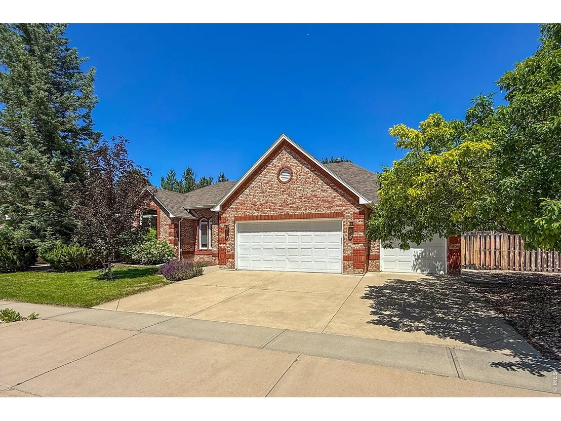 Photo of 2010 Emerald Dr