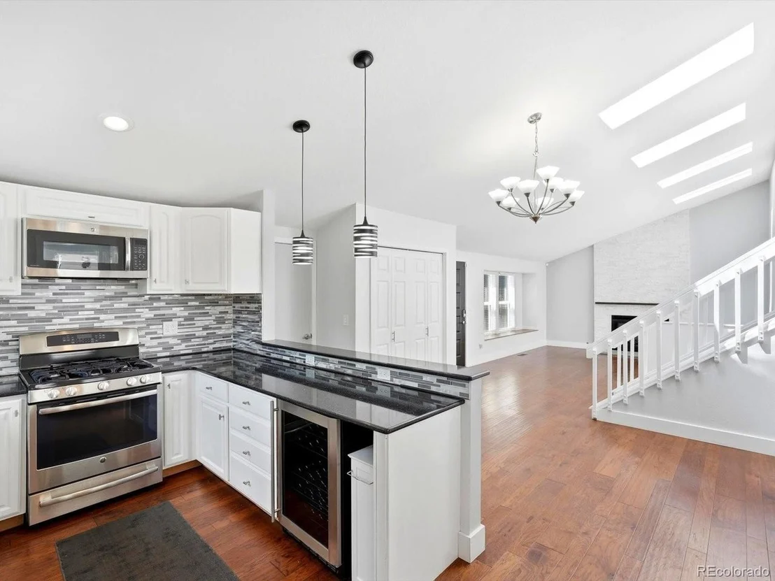Photo of 6691 Deframe Ct