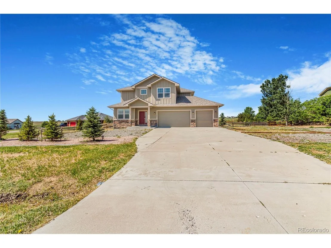 Photo of 497 Valley Way