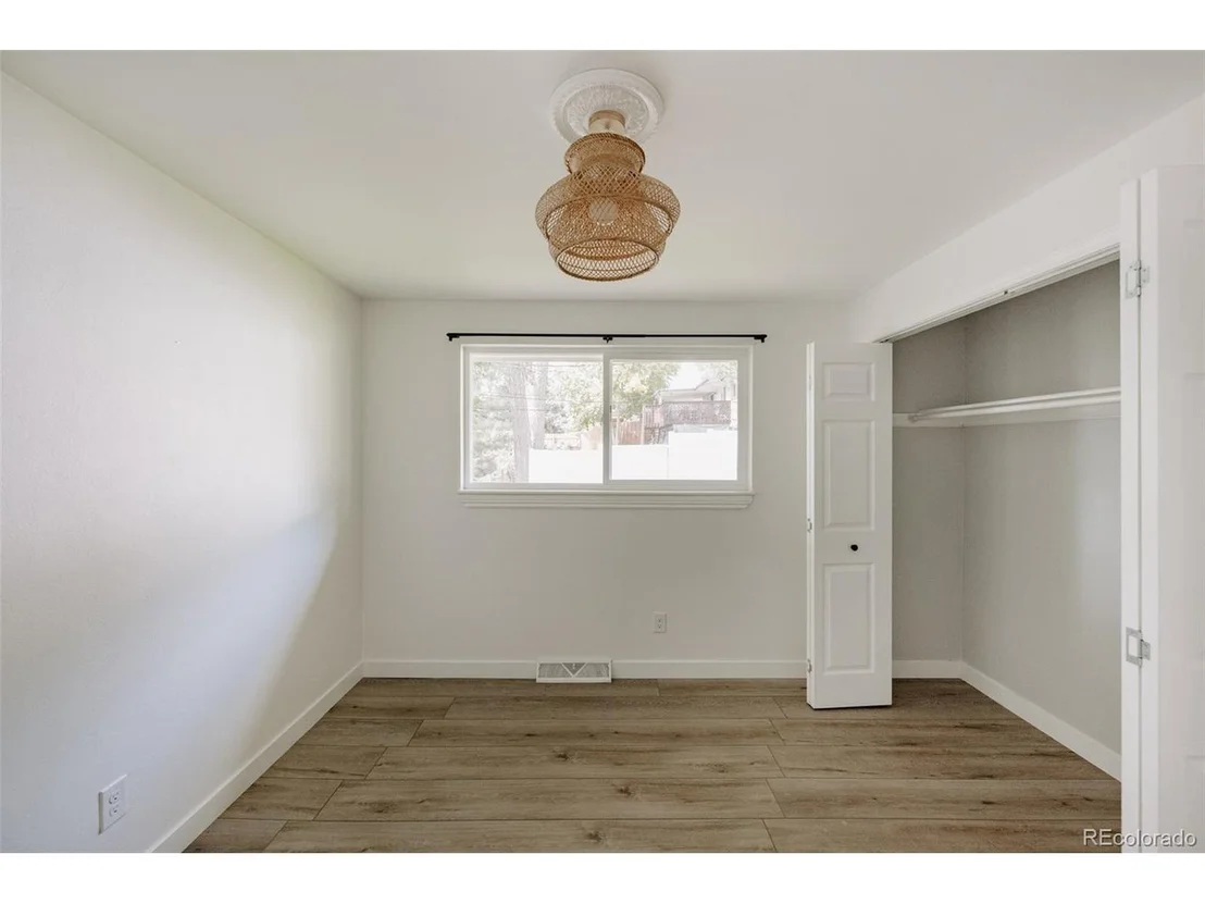 Photo of 6725 Dover St