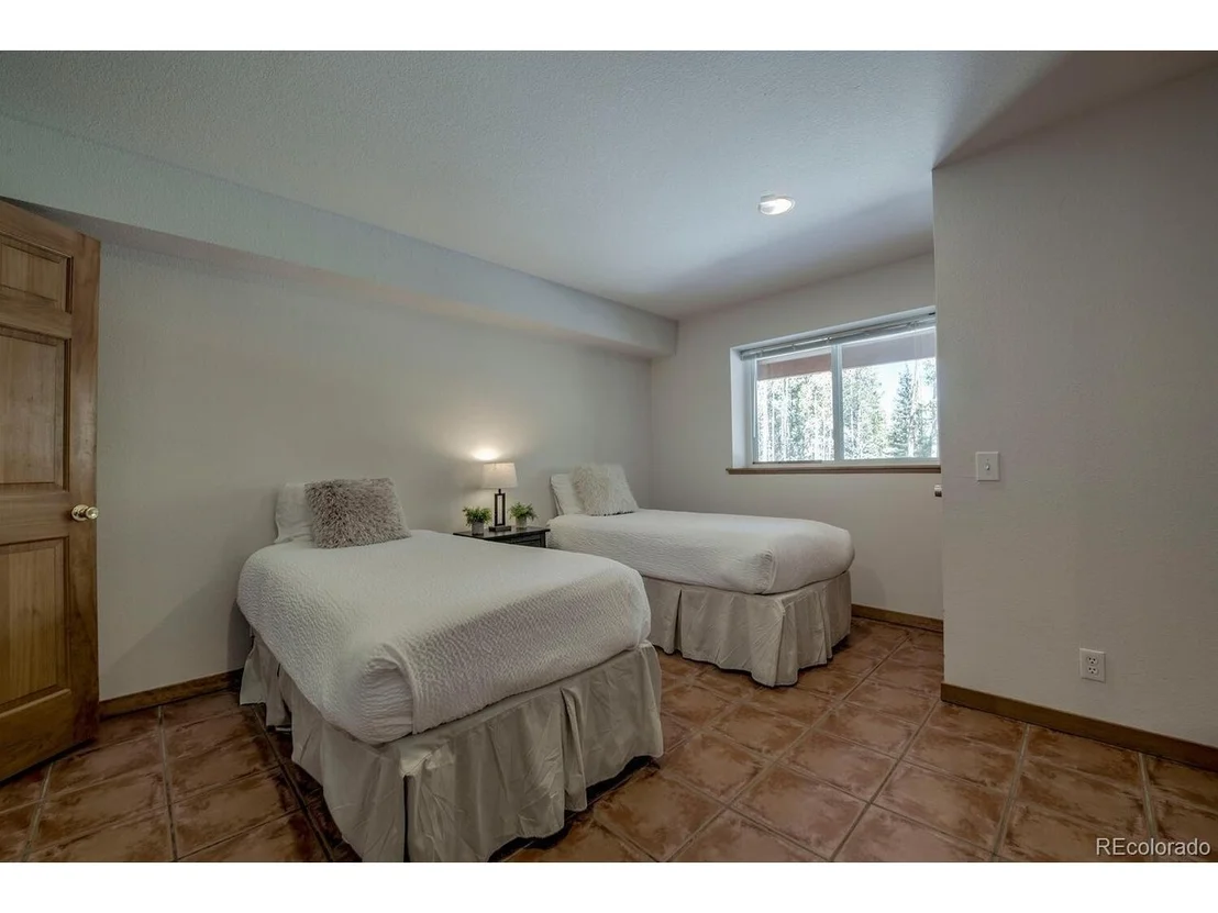 Photo of 154 Lakeside Dr