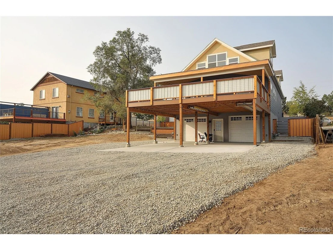 Photo of 730 W 3rd St
