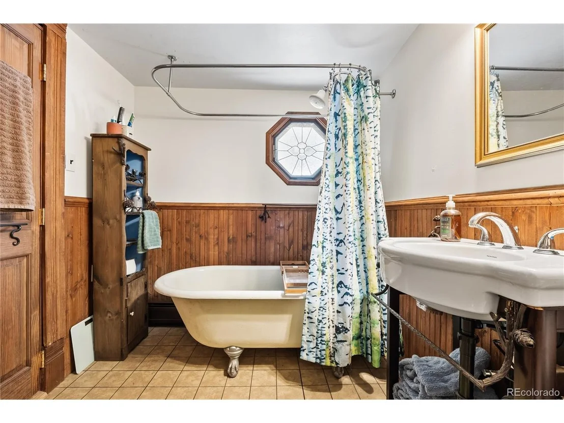 Photo of 82 Iris Dr