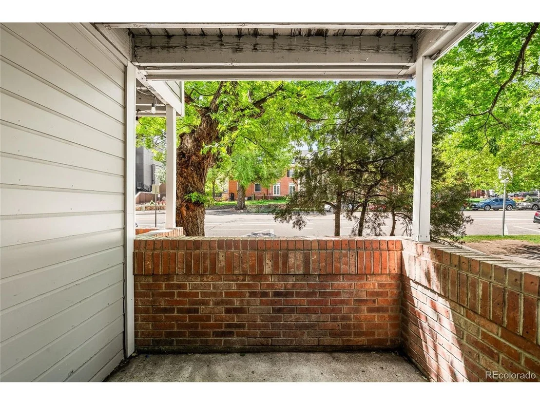 Photo of Unit 210 at 1405 Broadway