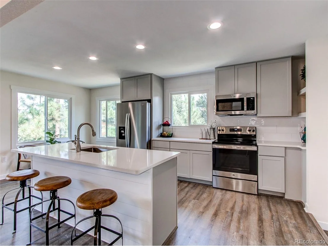 Photo of 6124 Powell Rd