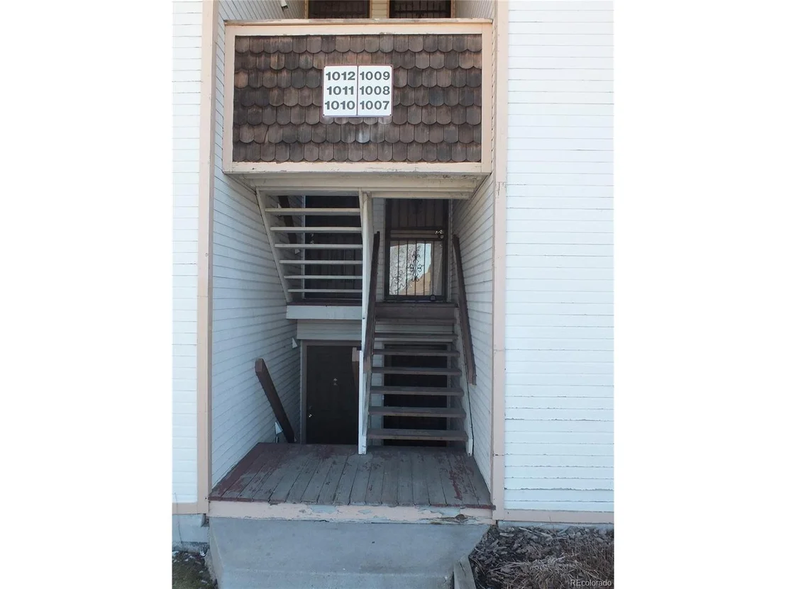 Photo of Unit 1008 at 2201 Sable Blvd