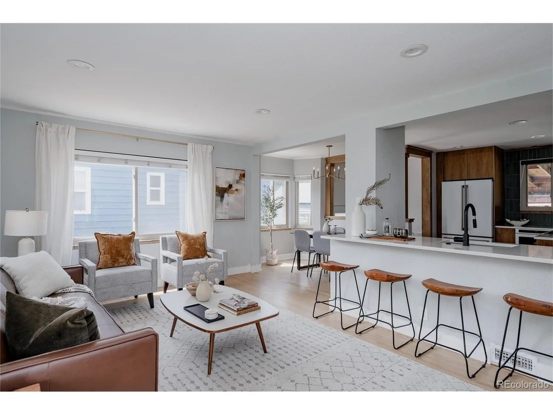 Photo of 3733 Sheridan Blvd