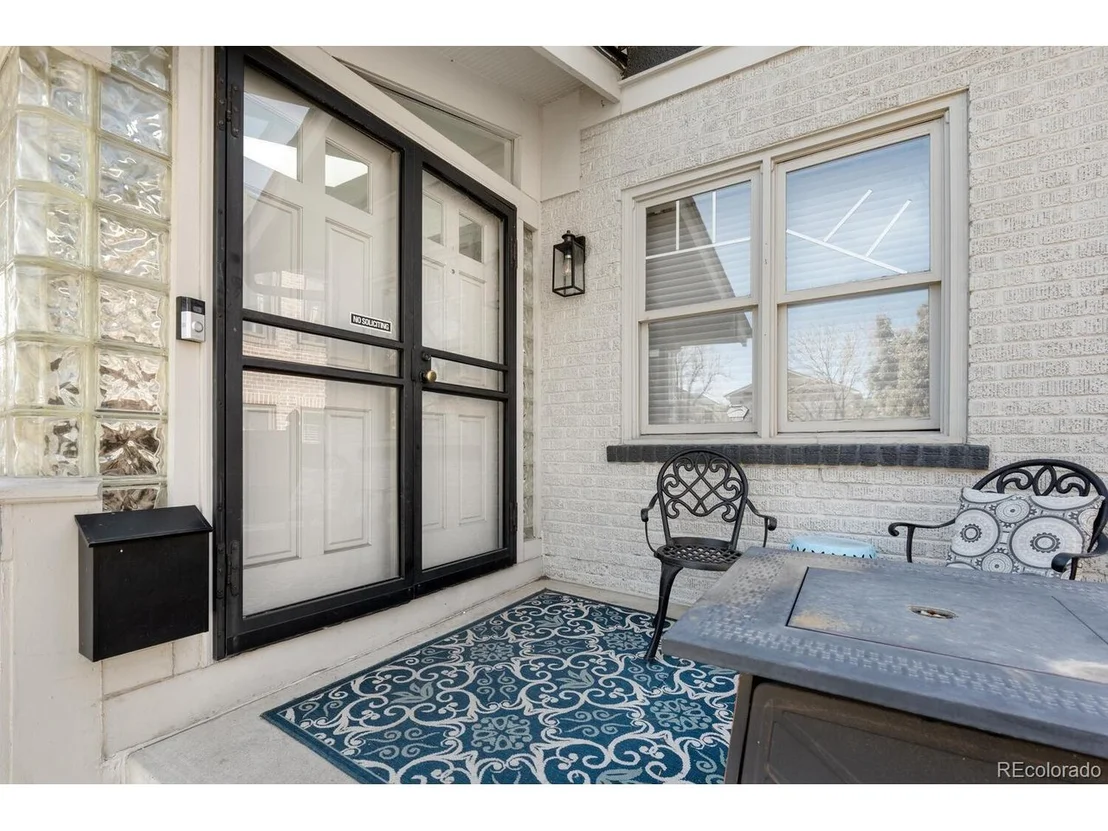 Photo of 561 Cook St