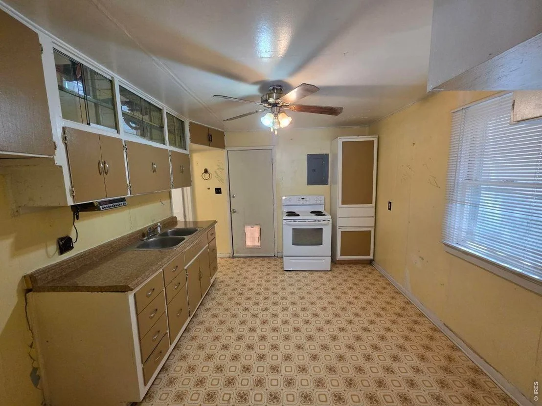 Photo of 310 N 8th Ave