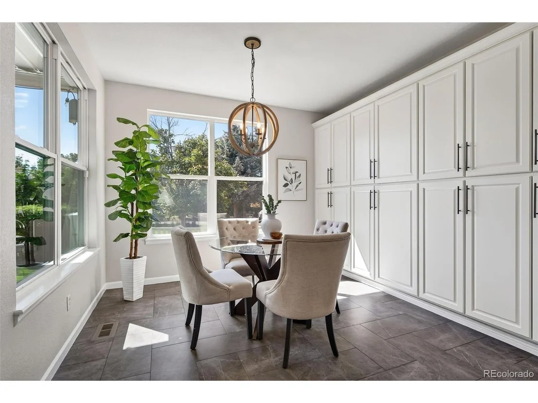 Photo of 6114 Devinney Ct