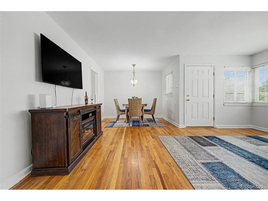 Photo of 1156 Lansing St
