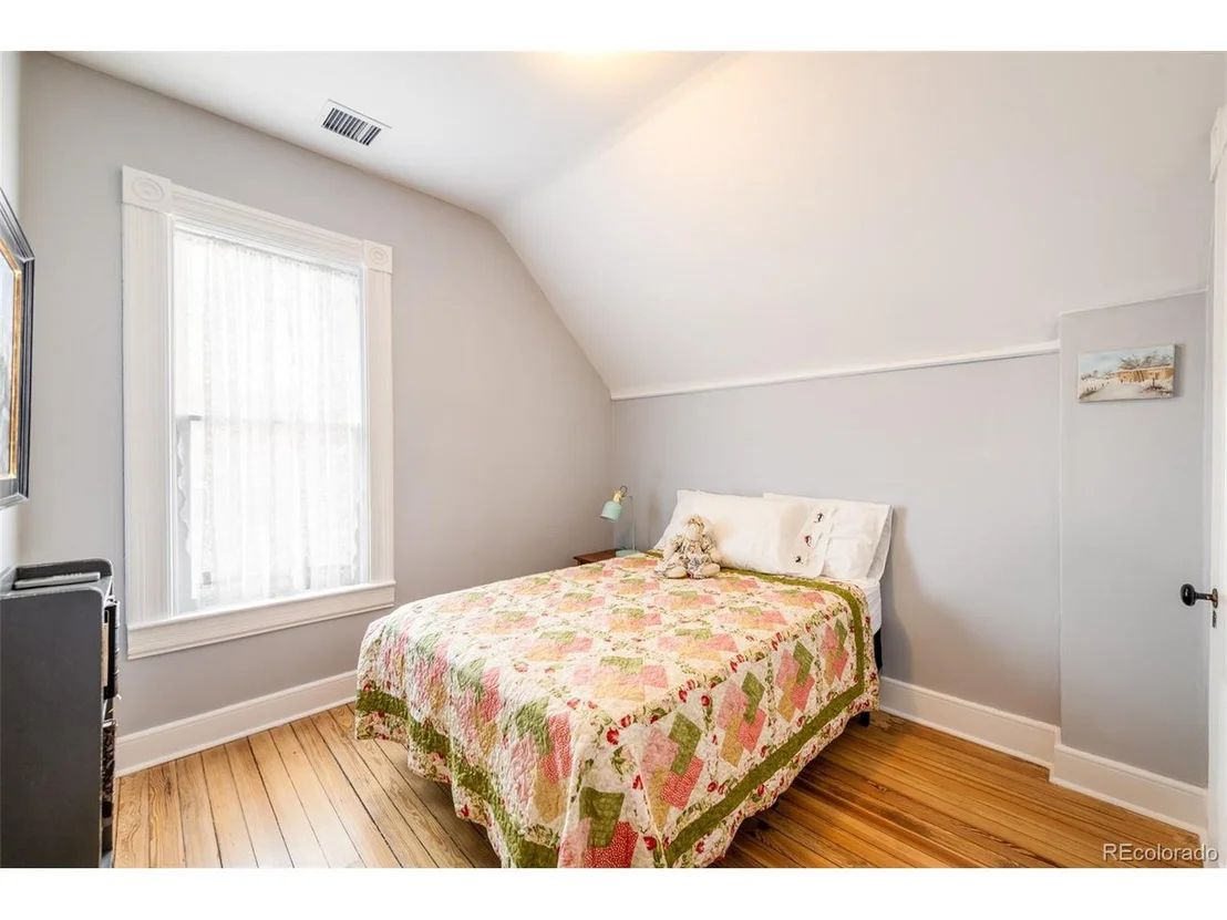 Photo of 3349 Bryant St