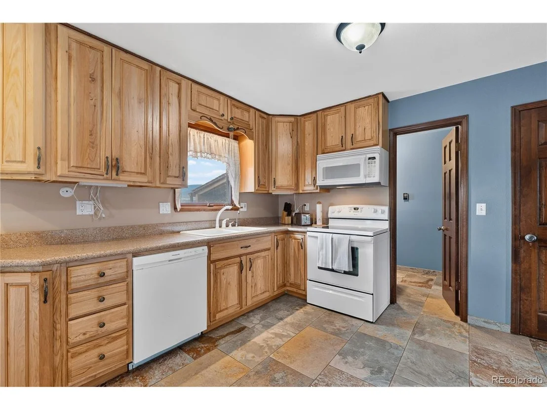 Photo of 886 Coronado Dr