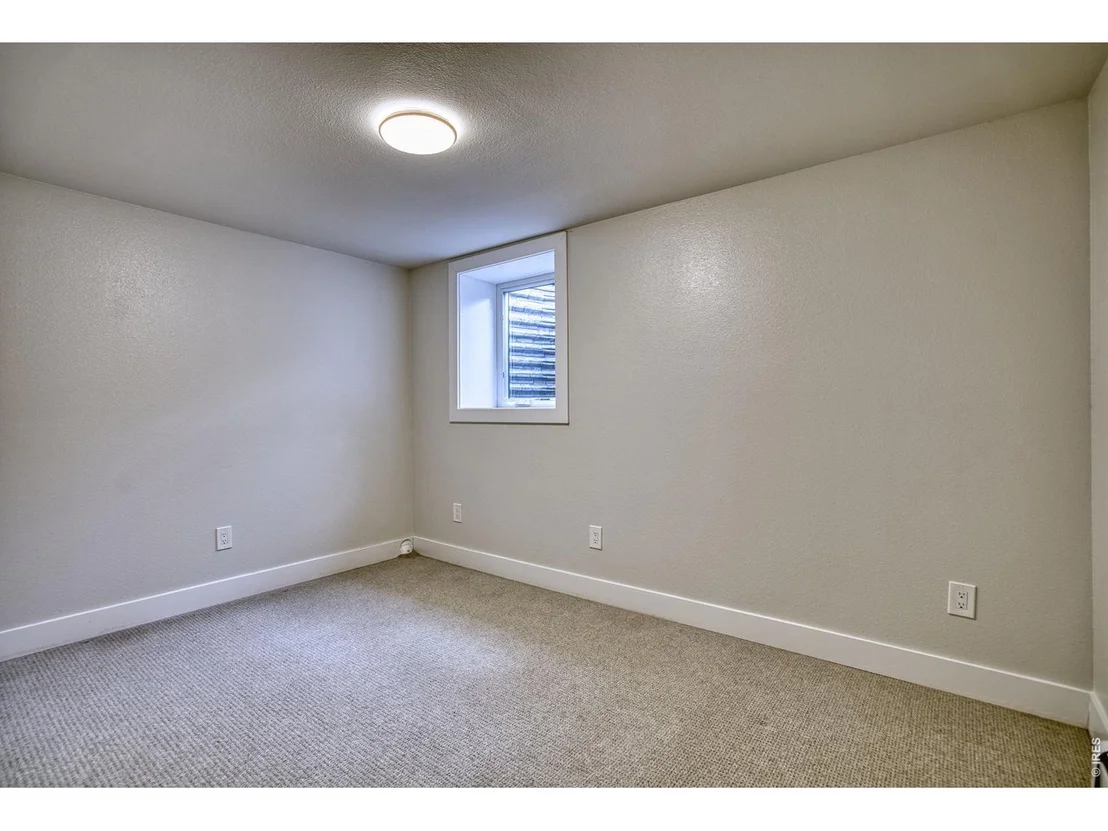 Photo of 375 Bates Ave