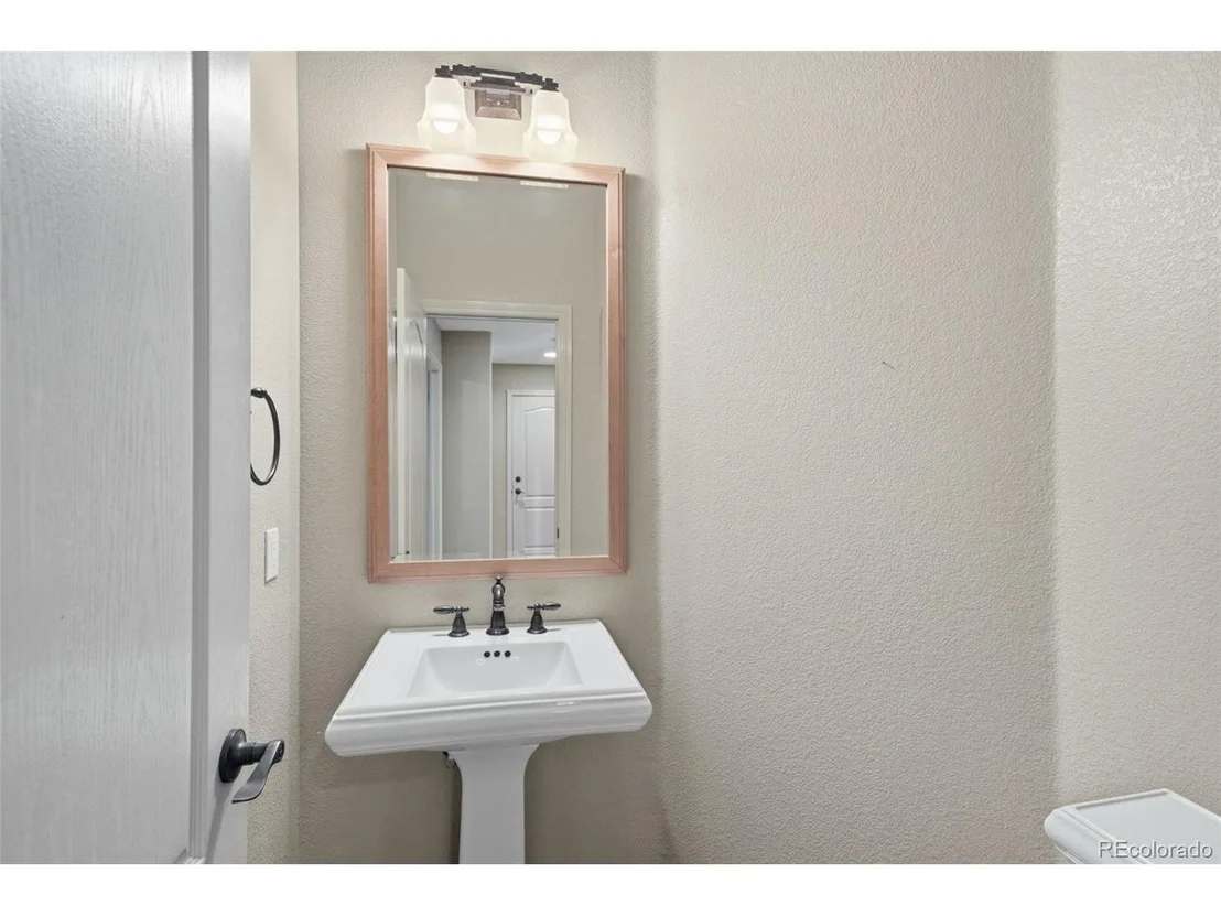 Photo of 10977 Glengate Cir