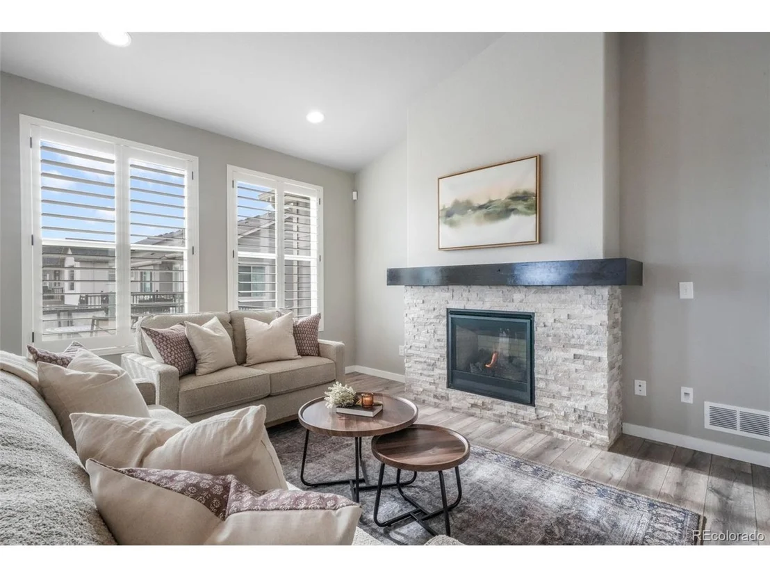 Photo of 2573 Lakes Edge Dr