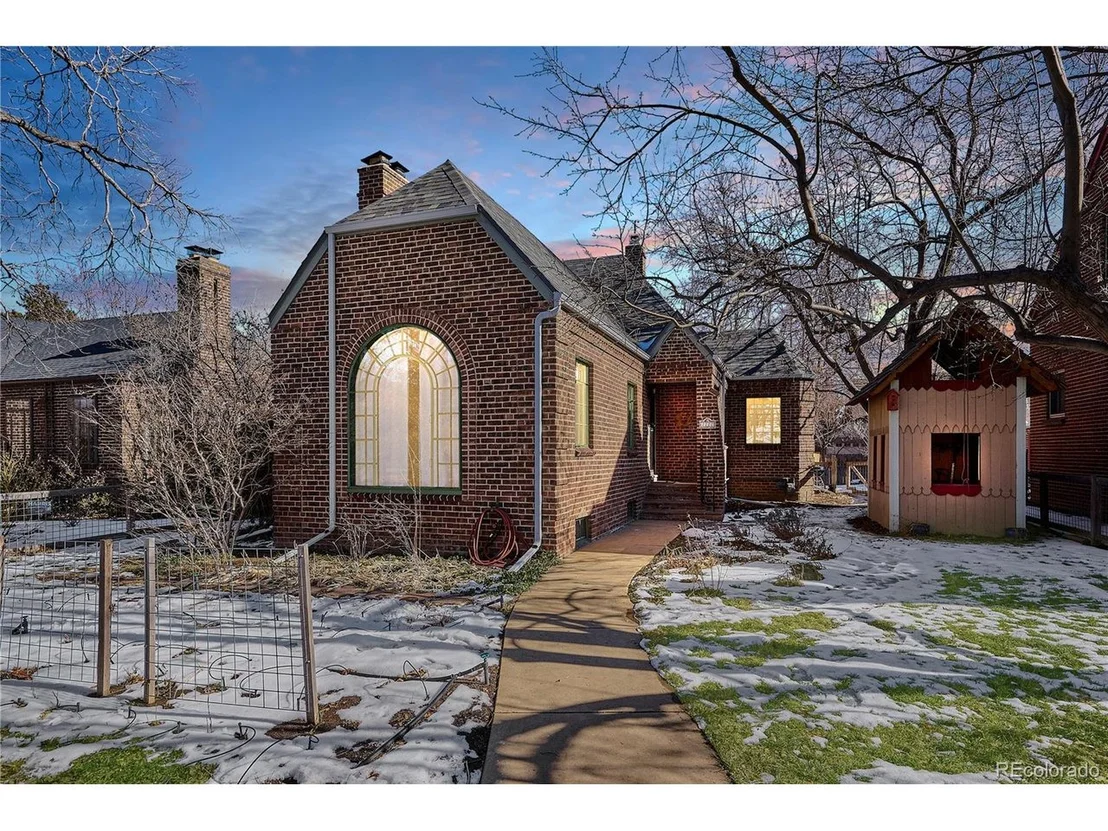Photo of 2222 Locust St