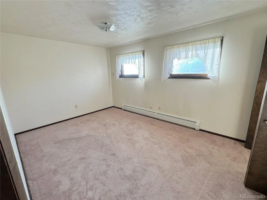 Photo of 6861 Oberon Rd